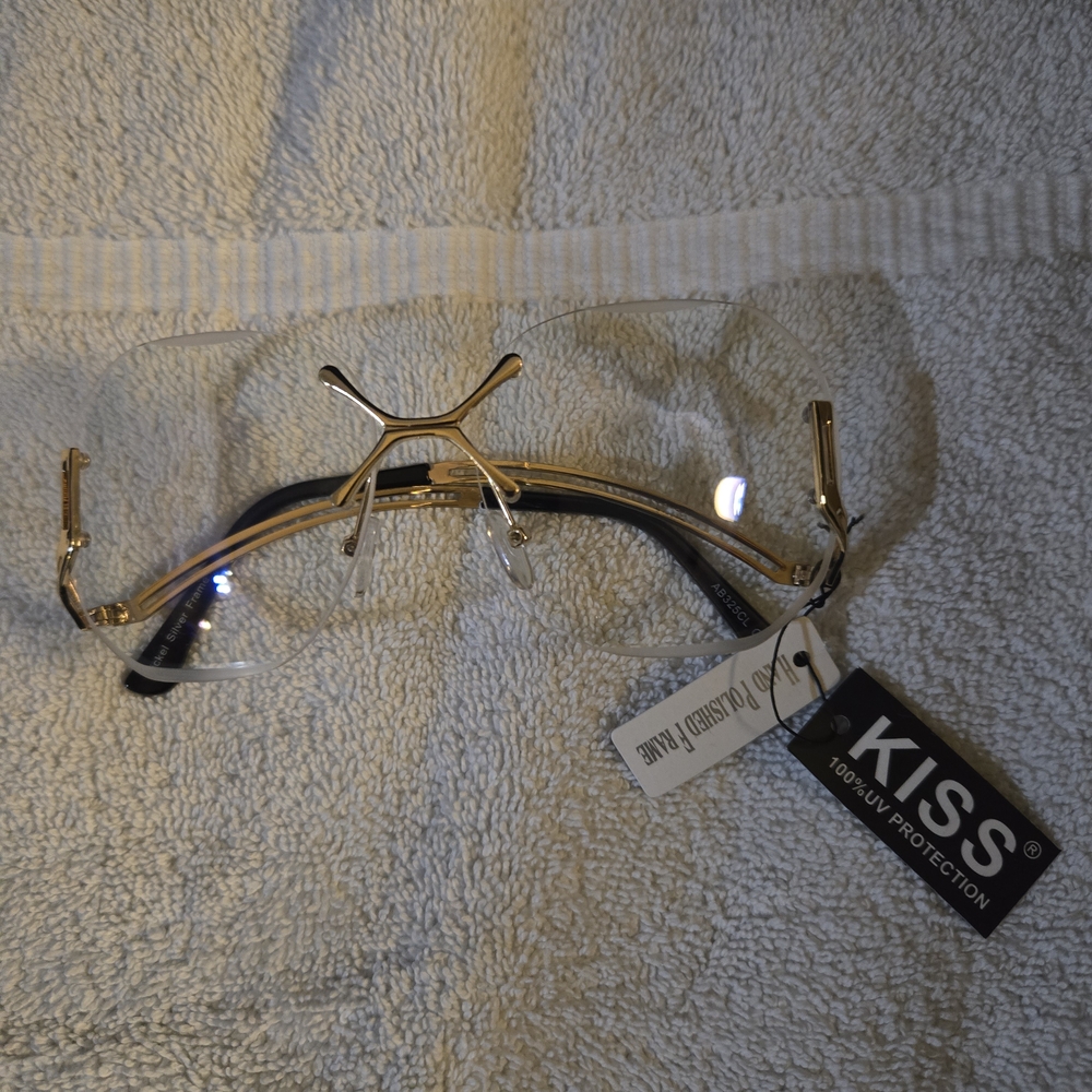 NWT Kiss Women's Gold Frame Retro Style UV Glasses
